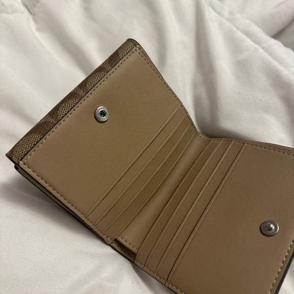 Coach Wallet - Picture 3 of 4